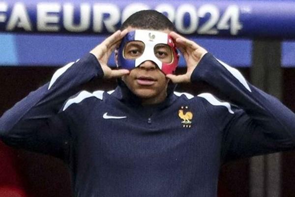 Kylian Mbappe: Đeo mặt nạ, tôi như rơi vào thế giới ảo-4