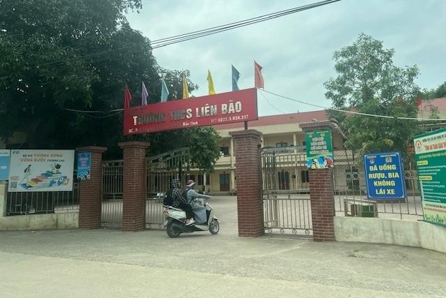 Khởi tố kẻ dùng dao rạch cổ nhân viên quán bida ở Đắk Lắk-2