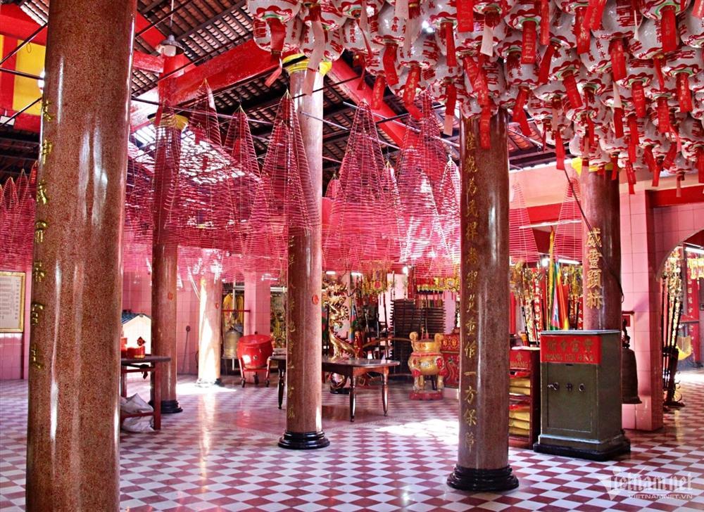 Đình cổ ở TPHCM chứa hàng trăm cỗ quan tài, phía sau là chuyện cảm động-2