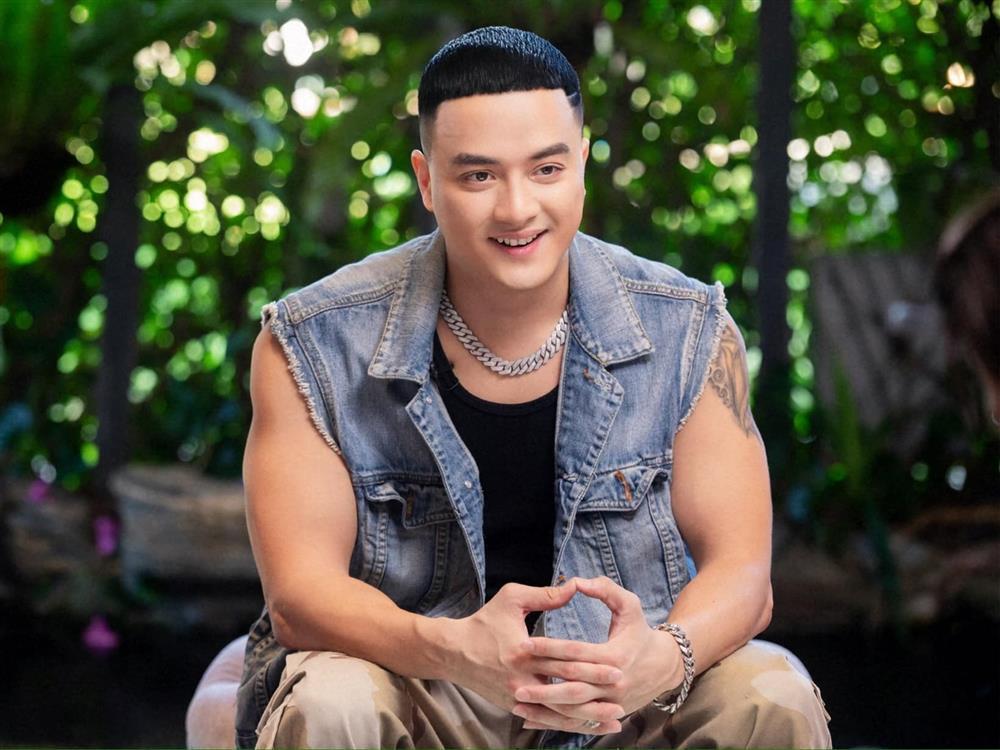 Ca sĩ Cao Thái Sơn có phô trương thái quá?-2