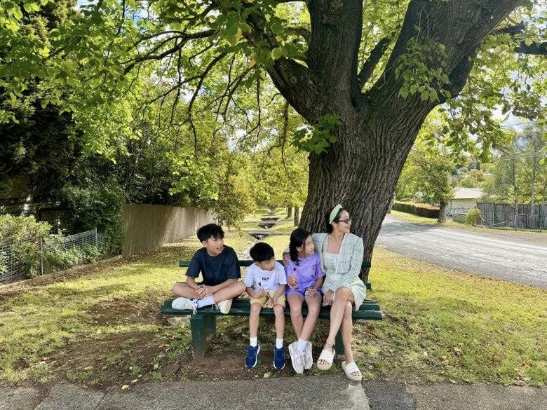 Ốc Thanh Vân loay hoay một mình nuôi ‘bầy con’ ở Úc: ‘Phải khóc một trận để con có bữa ăn ngon’-5