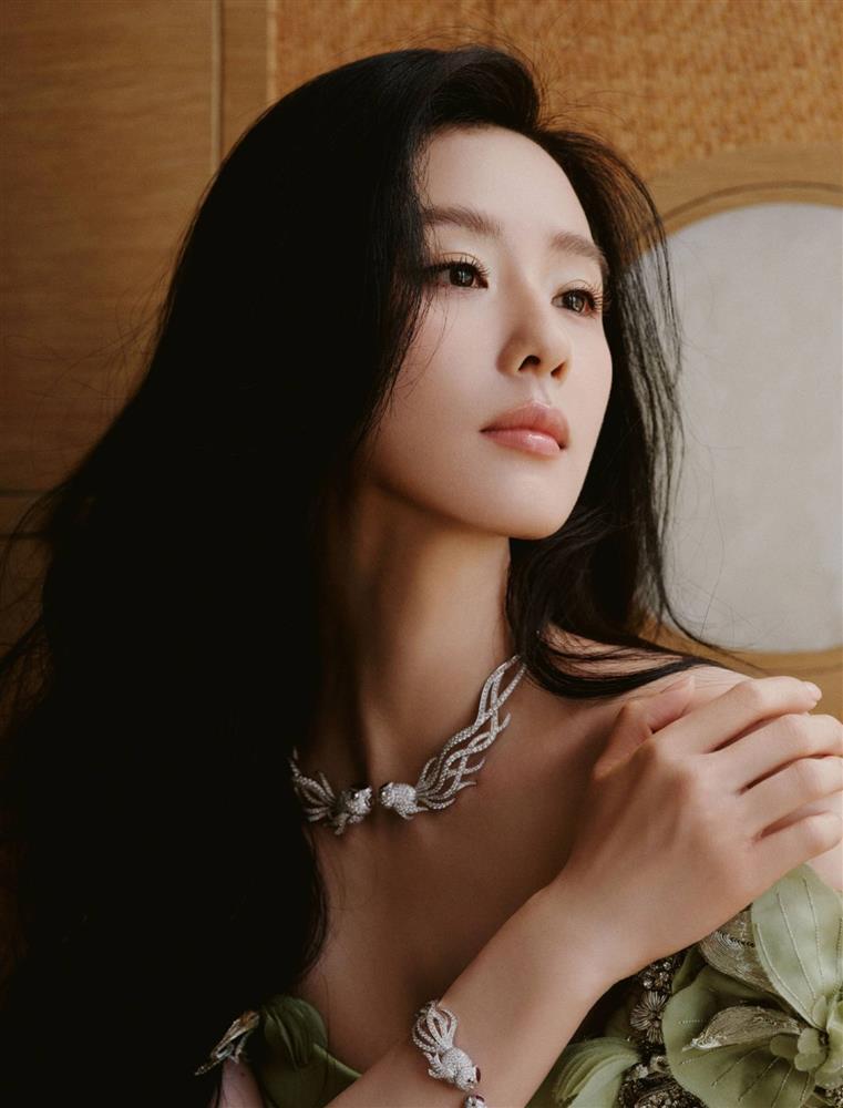 Lưu Thi Thi rạng rỡ ở tuổi U40, xứng đáng với danh xưng mỹ nhân cổ trang hàng đầu của Cbiz-2