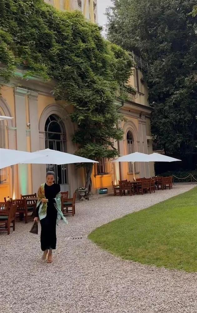 Tăng Thanh Hà nhận điểm 10 tinh tế khi sánh đôi cùng ông xã doanh nhân-3