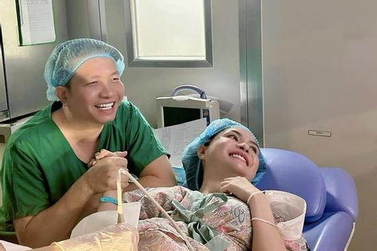 'Ly kỳ' chuyện đi làm IVF của nữ đại gia quận 7, khẳng định cho chồng đi 'triệt sản' ngay và luôn vì lo lắng điều này