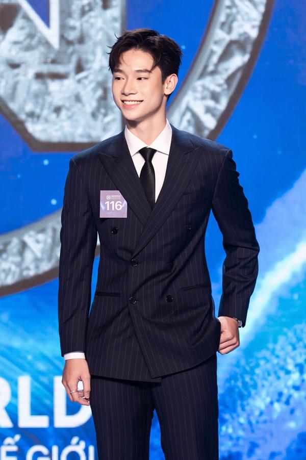 Quá xúc động, hoa hậu Ý Nhi mất bình tĩnh nói tiếng Anh lạc giọng-5