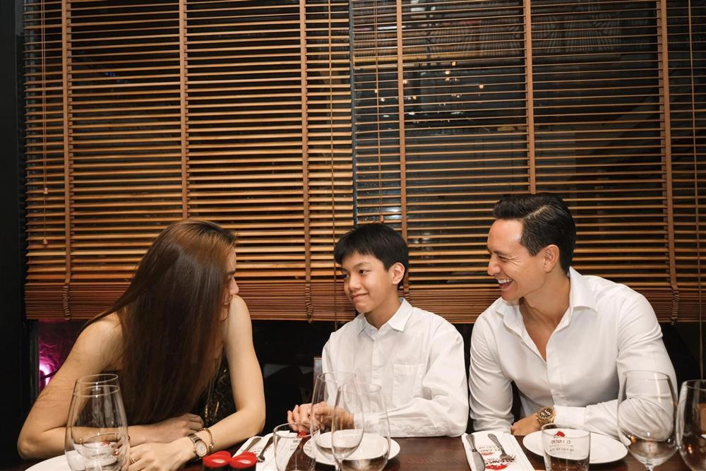 Cậu cả Subeo nhà Hồ Ngọc Hà đón sinh nhật 14 tuổi bên mẹ, chiều cao khủng sắp vượt cha dượng Kim Lý-2