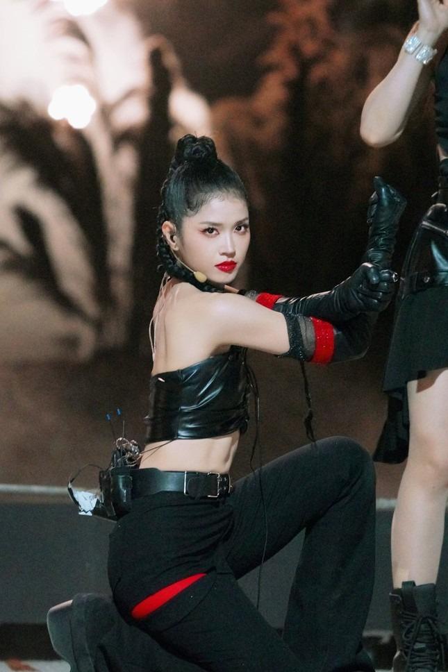 Suni Hạ Linh tiếp tục bùng nổ, chính thức vào chung kết Đạp gió 2024-4