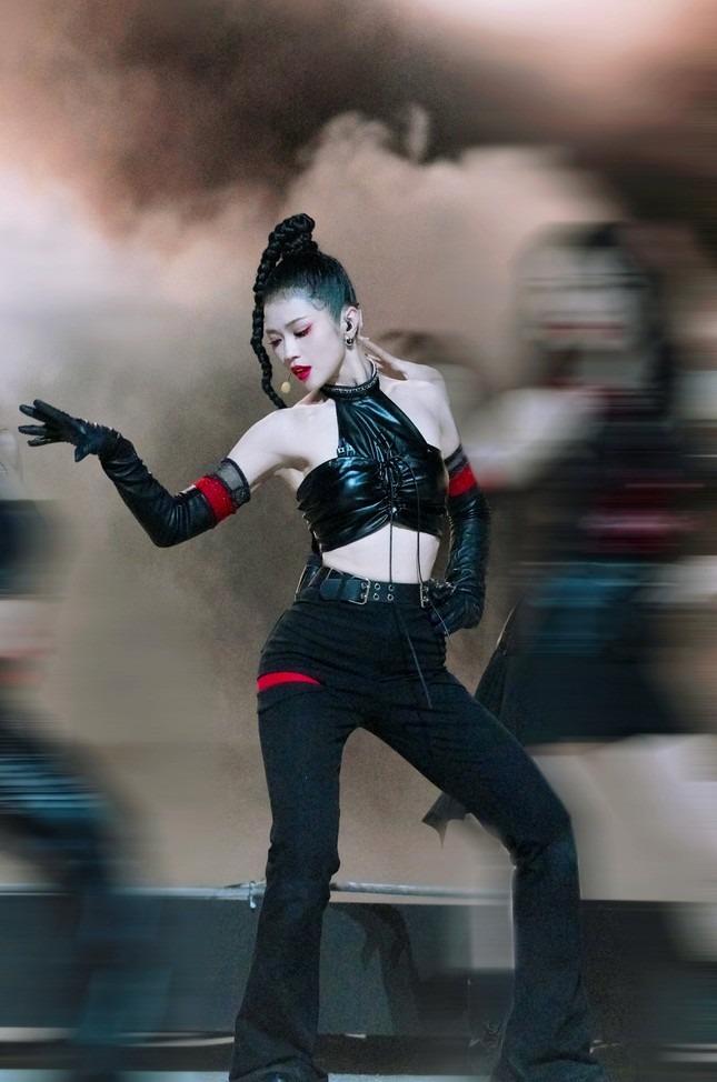 Suni Hạ Linh tiếp tục bùng nổ, chính thức vào chung kết Đạp gió 2024-5