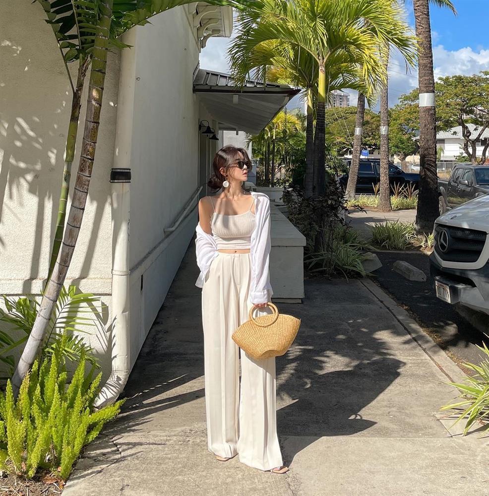 4 cách mặc quần ống rộng nhẹ mát, trẻ trung khi đi du lịch-3