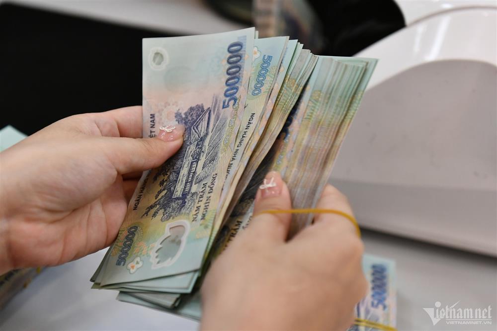 Mỗi lần lĩnh lương hưu, bố 86 tuổi lại chia tiền khắp xóm-1