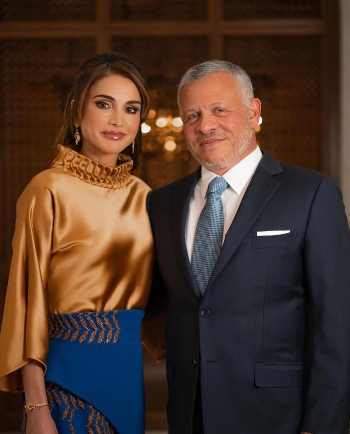 Những Hoàng hậu nổi tiếng thế giới khoe sắc khi mang thai-5