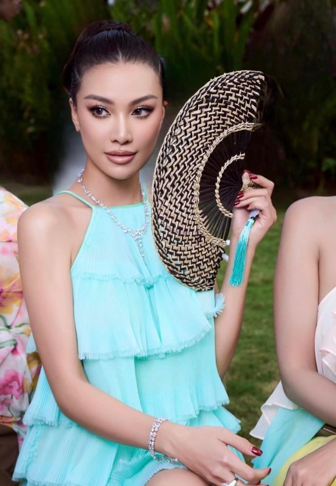 Vì sao á hậu Kim Duyên hay bị mổ xẻ, soi xét?-12