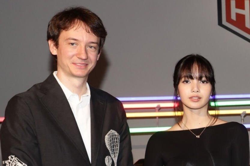 Lisa (BlackPink) táo bạo chưa từng thấy-3