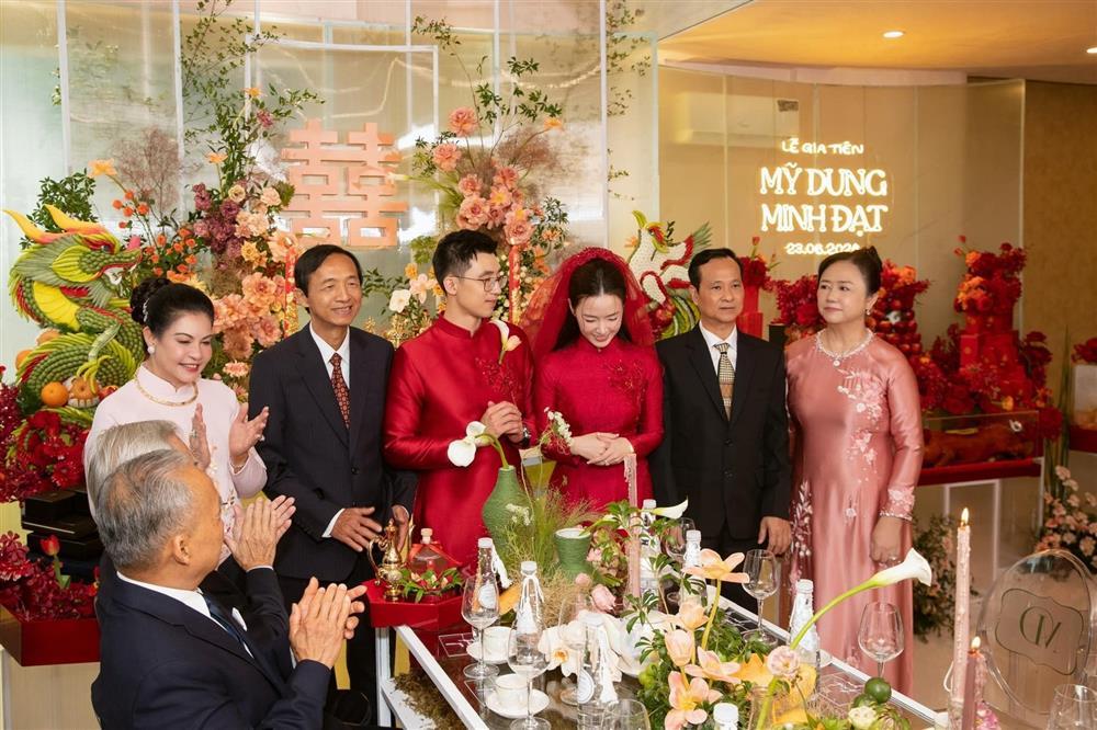 Midu khoe lễ vu quy, tiện flex luôn biệt thự trắng trong khu đại gia-3