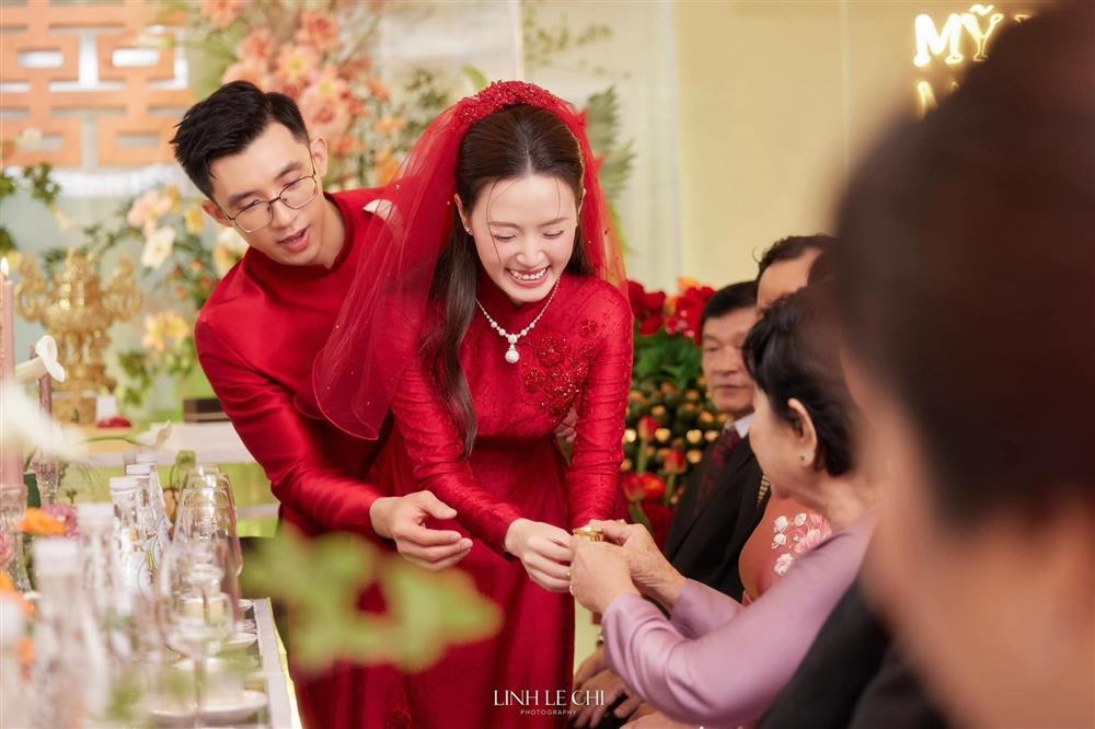 Midu khoe lễ vu quy, tiện flex luôn biệt thự trắng trong khu đại gia-4