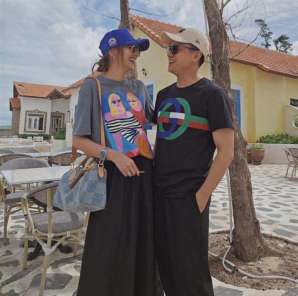 Thanh Hằng diện bikini bốc lửa nghỉ dưỡng cùng chồng nhạc trưởng-4