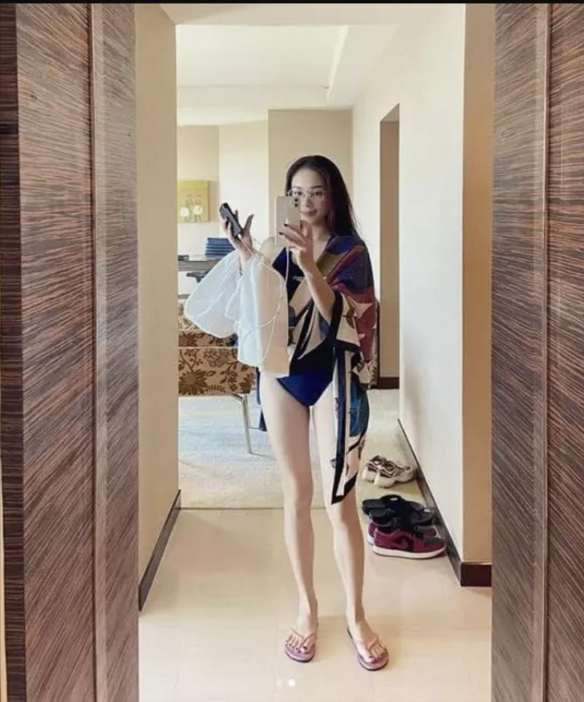 Linh Rin hiếm hoi diện bikini khoe sắc vóc sau sinh-6