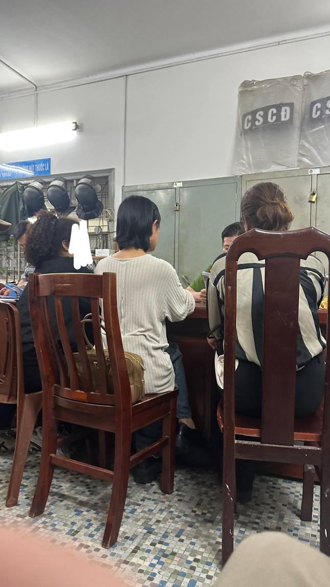 Châu Bùi sốc khi bị quay lén lúc thay đồ-4