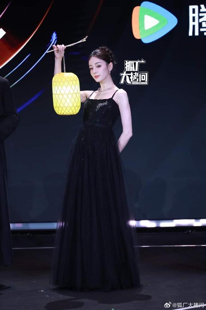 Địch Lệ Nhiệt Ba chiếm trọn spotlight khi sánh đôi cùng 2 nam thần Trần Phi Vũ, Trần Tinh Húc-4