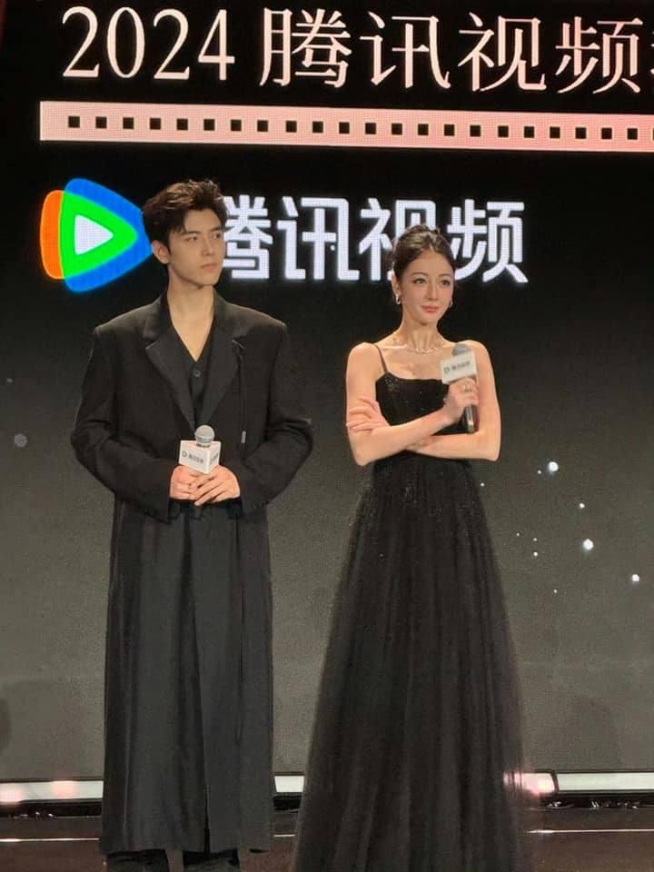 Địch Lệ Nhiệt Ba chiếm trọn spotlight khi sánh đôi cùng 2 nam thần Trần Phi Vũ, Trần Tinh Húc-5