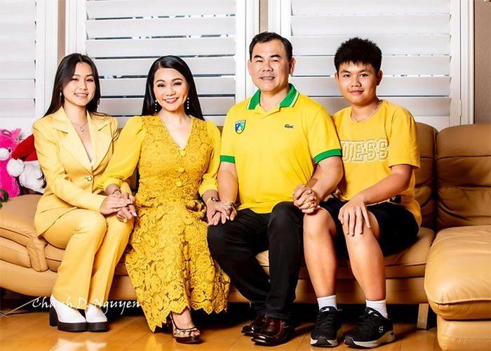 Ngọc Huyền thừa nhận trẻ trung và tươi tắn tuổi U60 nhờ thẩm mỹ, tự tin khoe sắc bên con gái-5