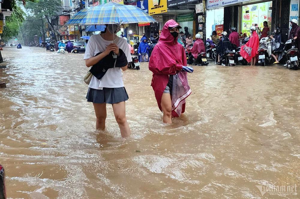 Dự báo thời tiết 25/6/2024: Hà Nội mưa lớn, cảnh báo đợt lũ trên các sông Bắc Bộ-1