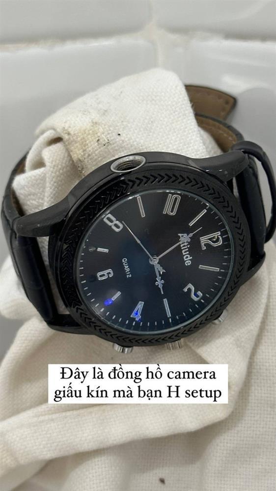 1,6 triệu đồng một chiếc đồng hồ xuất hiện trong vụ quay lén Châu Bùi: Camera giấu ở vị trí nào?-1