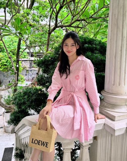 Á hậu bị ghét nhất Vbiz Thanh Tú dáng chuẩn dù qua hai lần sinh nở, bị nhầm là chị gái khi đứng cạnh con riêng của chồng-8