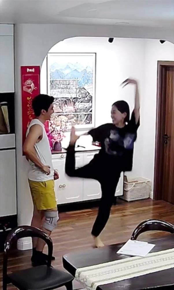 Á hậu Phương Nga phản ứng lạ khi diễn viên Bình An bị đứt dây chằng-3