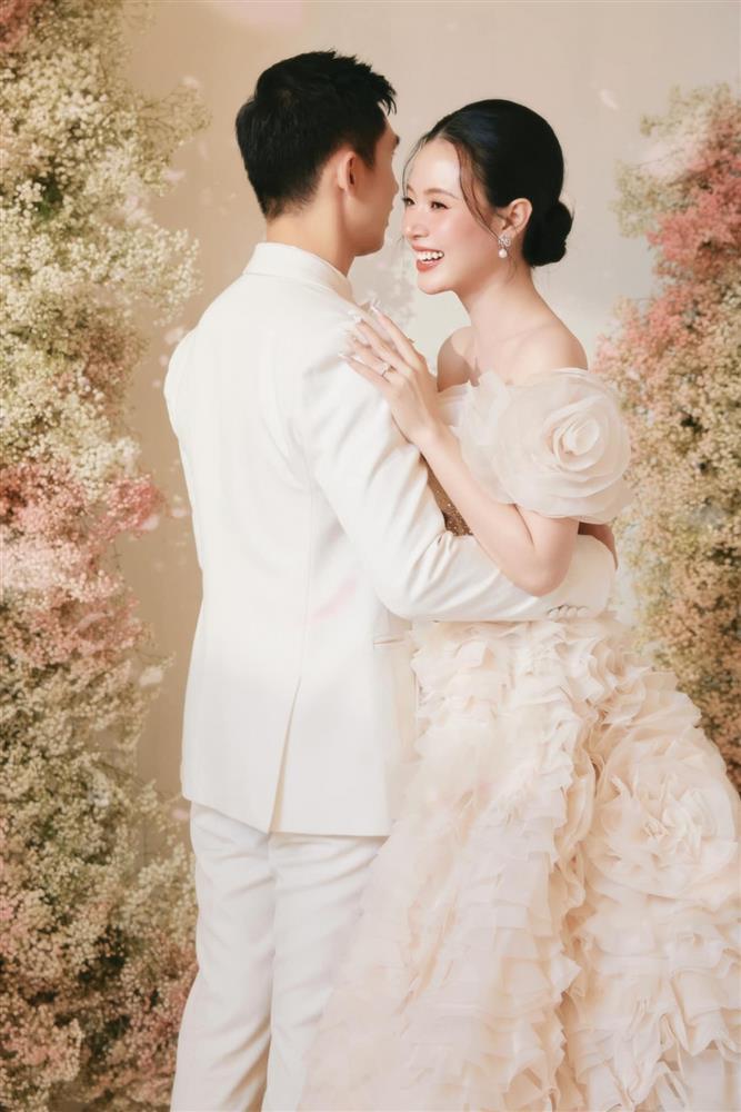 Midu khoe ảnh cưới ngọt ngào sau lễ Vu quy-6