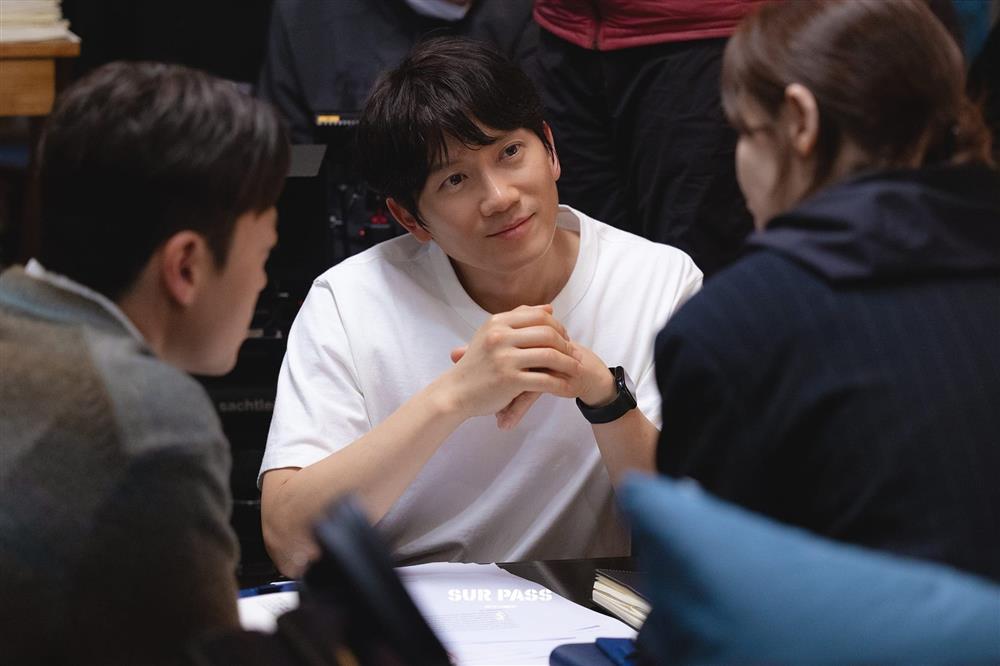 Diễn xuất nổi da gà của nam chính phim hot nhất Hàn Quốc lúc này-4