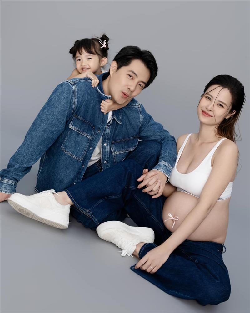 Đông Nhi khoe bụng bầu ở tháng thứ 7 thai kỳ, dự đoán một điều về con gái thứ 2-2