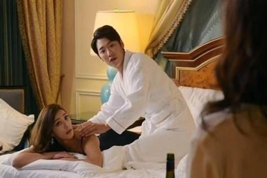 Cuộc ngoại tình của ông chồng nội trợ