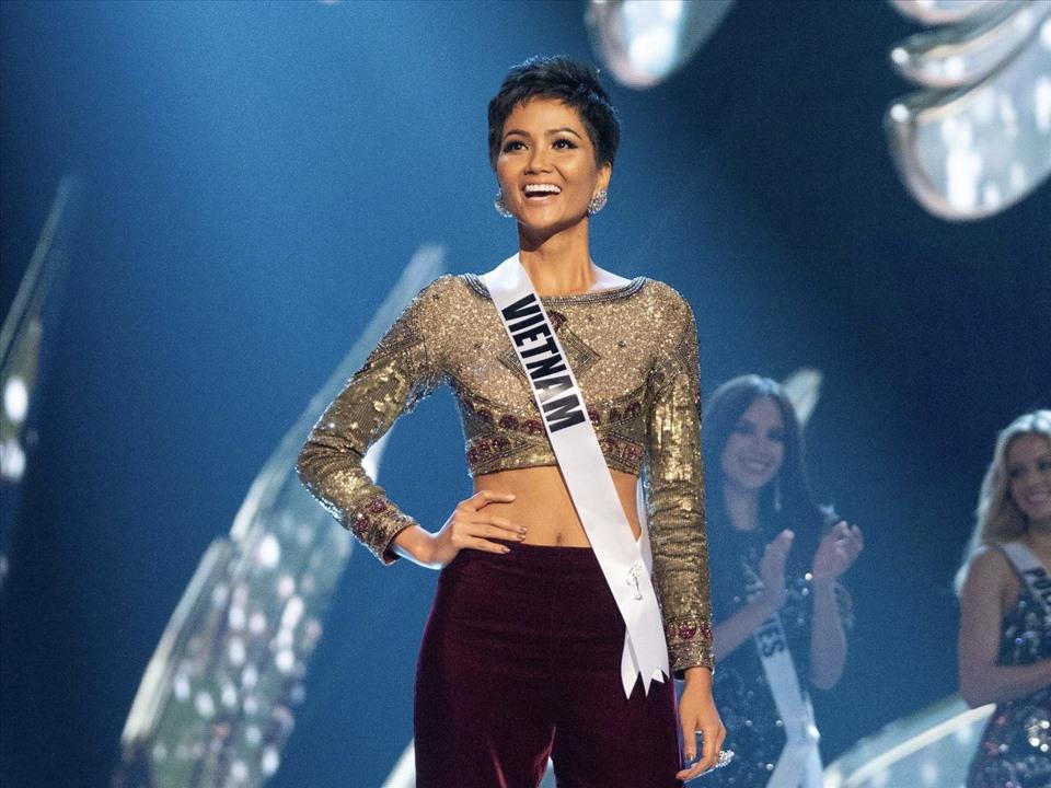 Hoa hậu HHen Niê mắc lỗi tối kỵ trên sóng truyền hình, diện áo dài kín như bưng vẫn phải lên tiếng xin lỗi-4