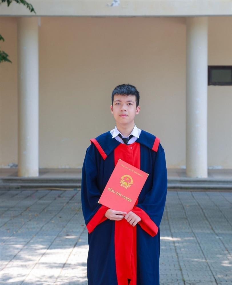 Tìm ra điểm chung của dàn thủ khoa thi vào lớp 10, có bạn không chọn học chuyên-1