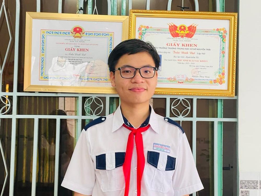 Tìm ra điểm chung của dàn thủ khoa thi vào lớp 10, có bạn không chọn học chuyên-8