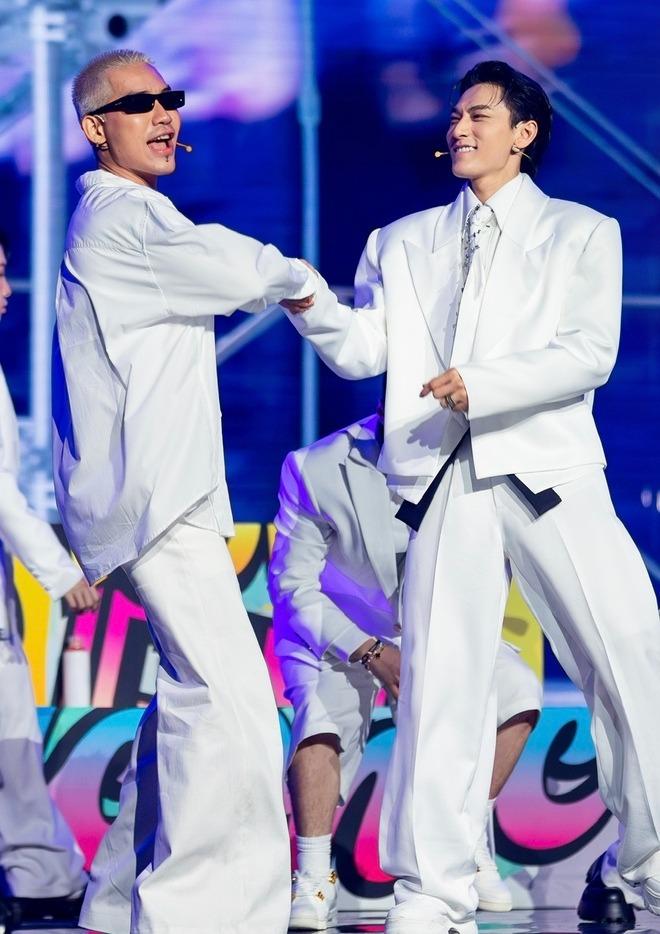 Xôn xao việc Isaac bị chèn ép, phân biệt đối xử trong Anh Trai Say Hi-2