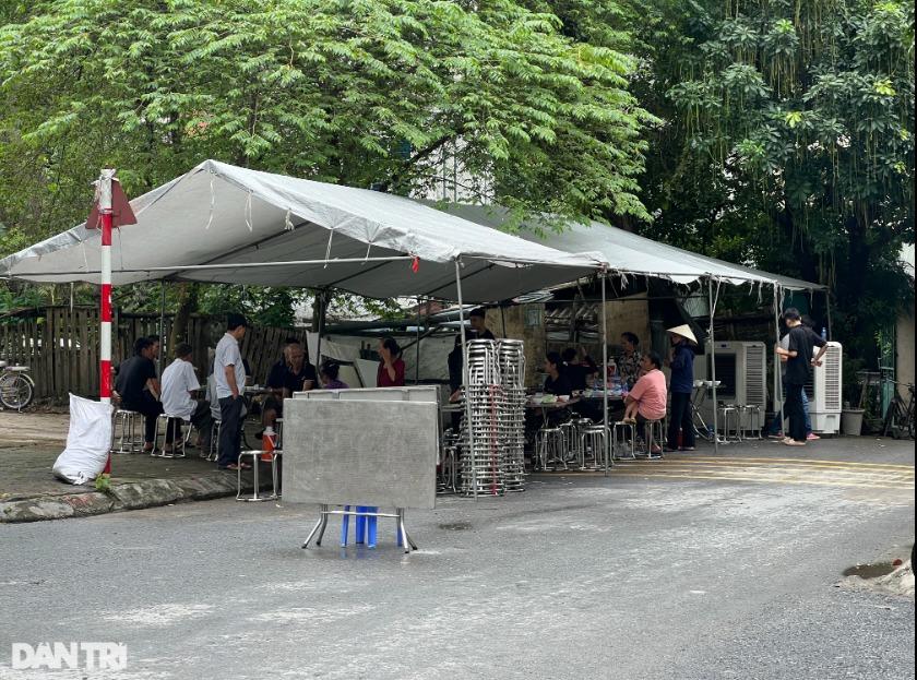 Ám ảnh lời kể của nhân chứng vụ chém bố và anh trai thương vong ở Hà Nội: Nghi phạm cố thủ hơn 4 tiếng, không ai dám can thiệp-1