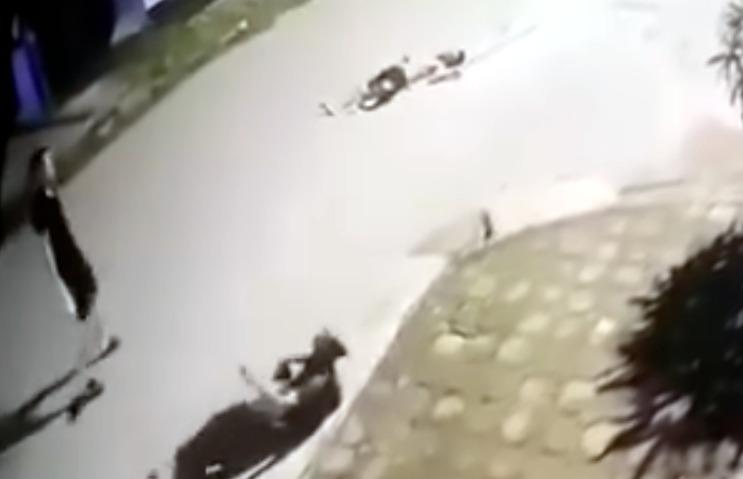 Ám ảnh lời kể của nhân chứng vụ chém bố và anh trai thương vong ở Hà Nội: Nghi phạm cố thủ hơn 4 tiếng, không ai dám can thiệp-3