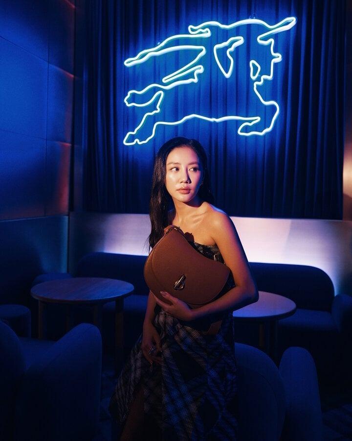 Văn Mai Hương khoe vai trần quyến rũ, hội ngộ loạt sao châu Á-2