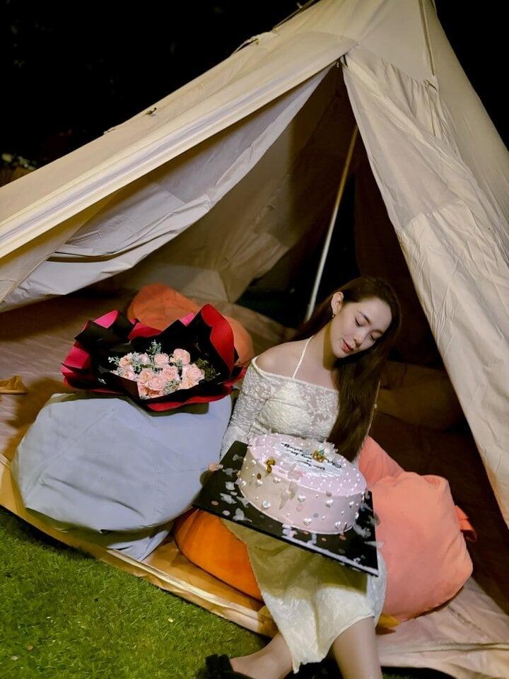 Sinh nhật Minh Hằng: Du lịch sang chảnh, chồng đại gia tặng vàng nguyên khối-2