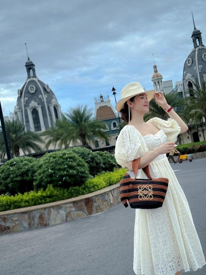 Sinh nhật Minh Hằng: Du lịch sang chảnh, chồng đại gia tặng vàng nguyên khối-5