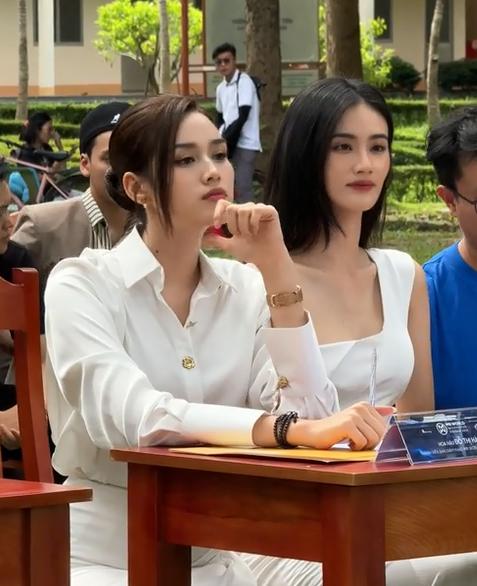 Đỗ Thị Hà lấn át Hoa hậu Ý Nhi khi đứng chung khung hình-3