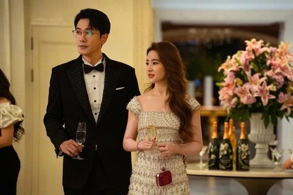 Thấy cái máy tính xách tay cũ của chồng, tôi đau thấu tim gan khi đọc tin nhắn giữa chồng với bạn dược sĩ-2