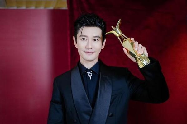 Huỳnh Hiểu Minh rạng rỡ bên bạn gái hotgirl: Thành công trong sự nghiệp, hạnh phúc với tình yêu mới-3