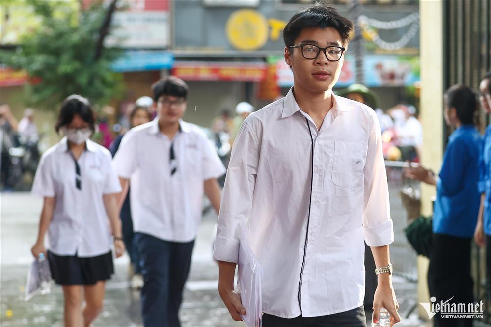 Món đồ đặc biệt theo nữ sinh TPHCM vào phòng thi tốt nghiệp THPT-8