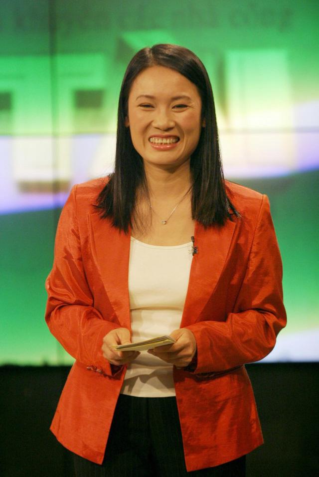 Học vấn không phải dạng vừa dàn MC Olympia: Tạ Bích Loan quyền lực nhất nhì VTV, em út Khánh Vy đỗ 3 ĐH top đầu-1