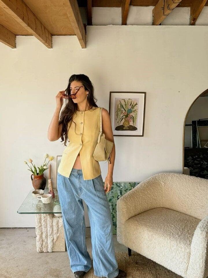 Cách mix màu vàng khiến người mặc nổi bật trong nắng hè-2