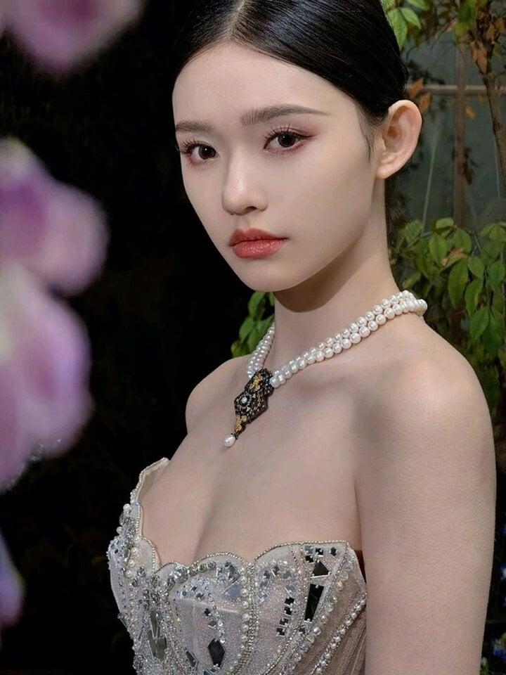 Vướng tin đồn là bồ nhí của quan tham, 3 diễn viên Trung Quốc phản ứng ra sao?-2