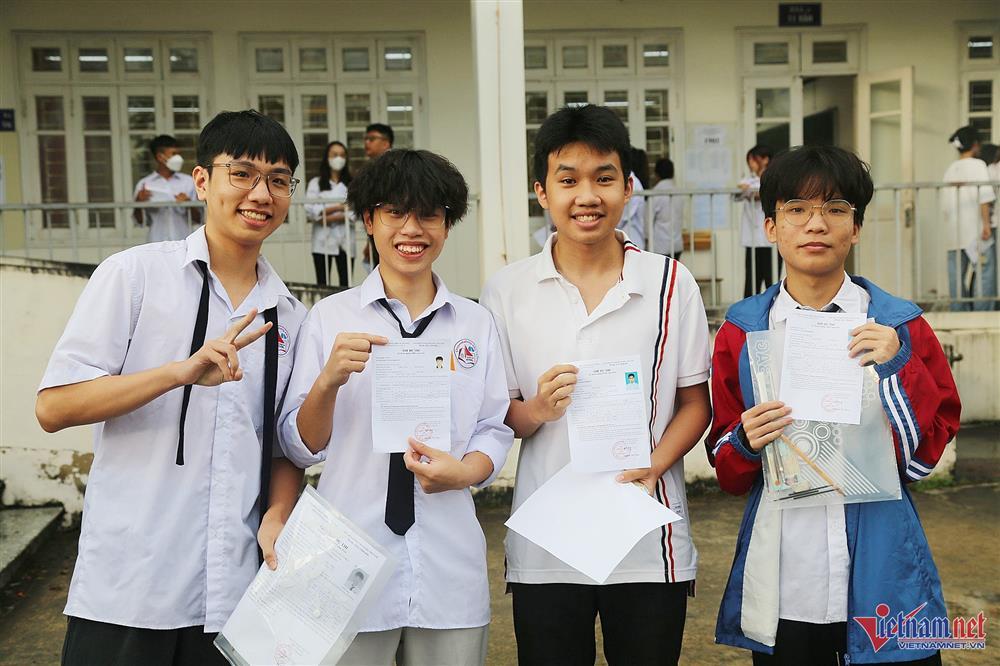 Hơn 1 triệu thí sinh hoàn thành bài thi Ngữ văn tốt nghiệp THPT 2024-8